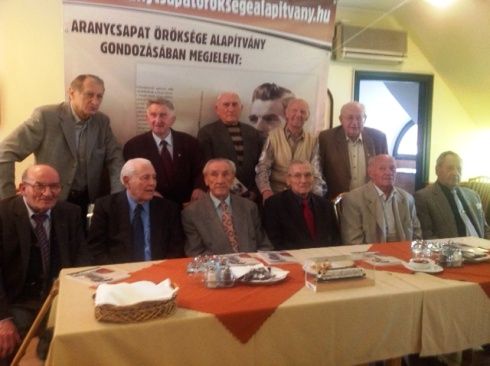 Illustration for article titled Viharként tombol már a messzi távol.......