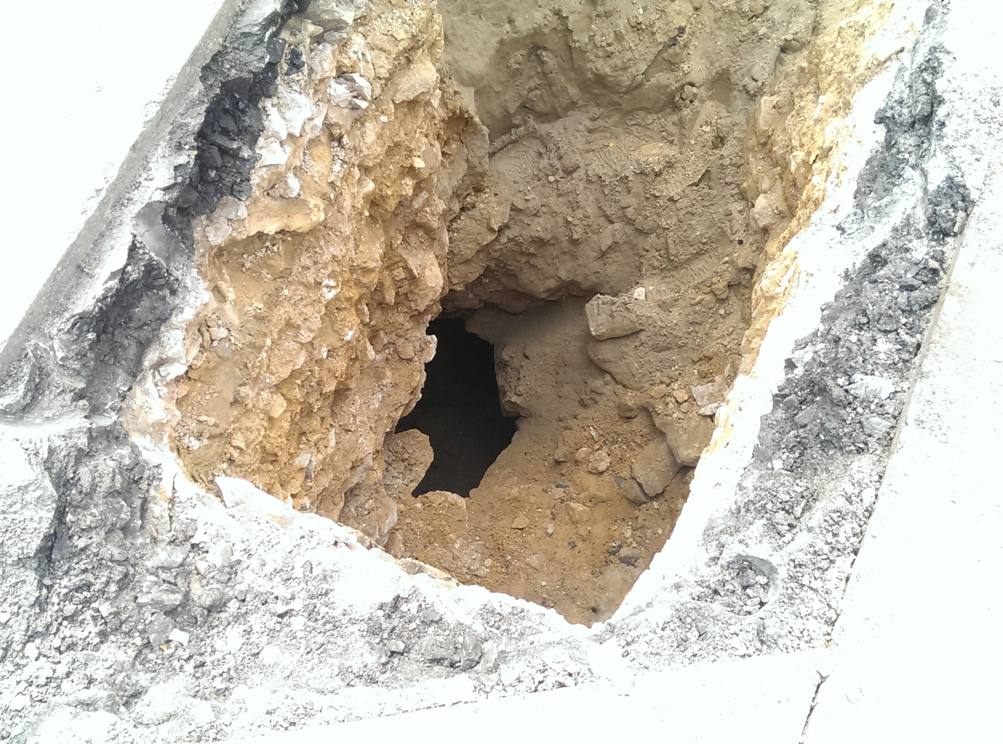 Illustration for article titled Beomlott a barlang? Megírom!