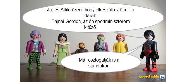 Illustration for article titled Itt az Összefogás rövid története Playmobil bábukkal eljátszva