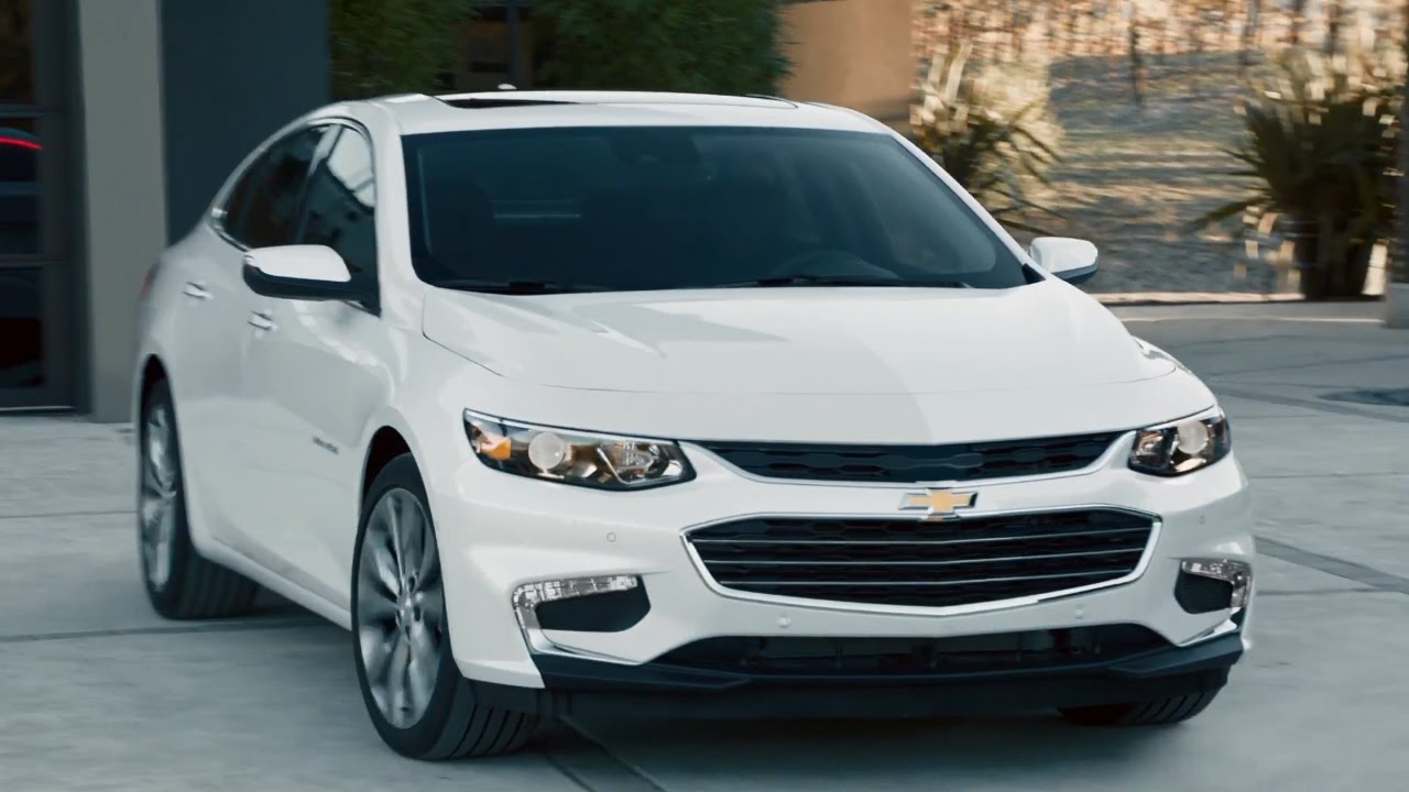 Valódi színészekkel