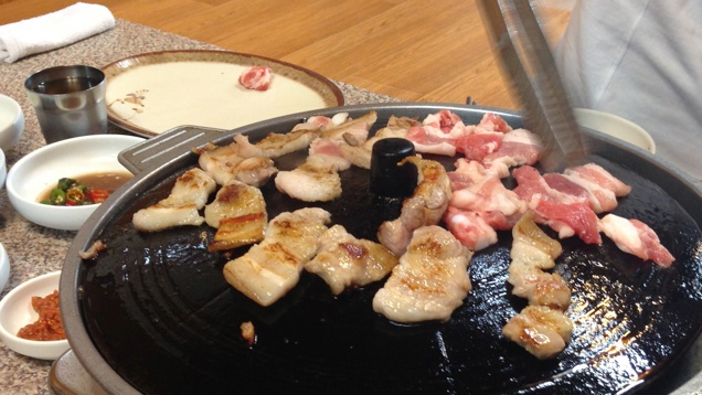 Kell Budapestre egy koreai császárhúsozó!