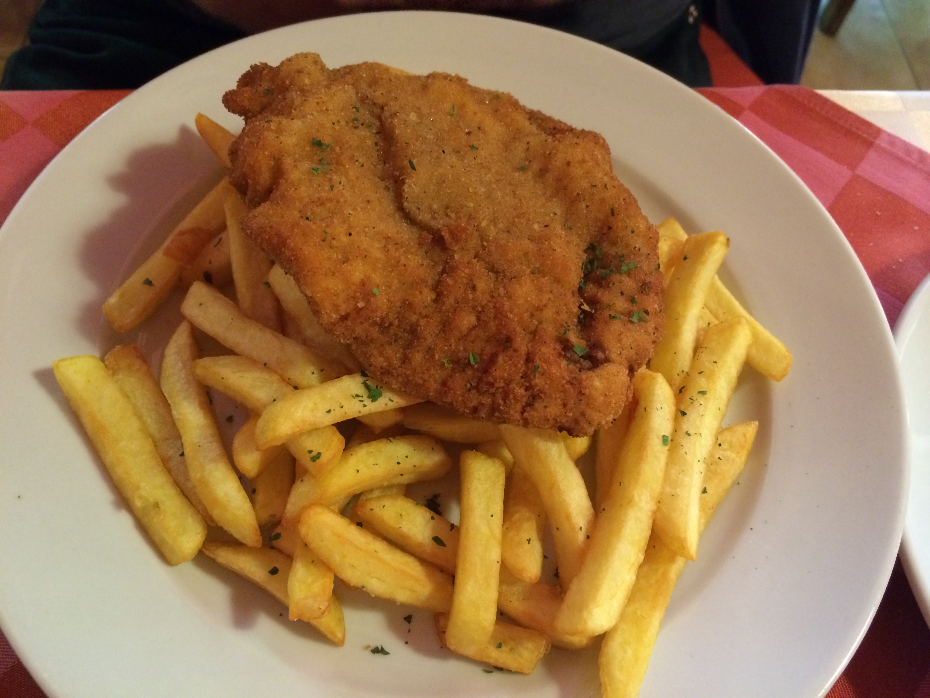 Illustration for article titled Zsír és kommunizmus: a Tüköry étterem