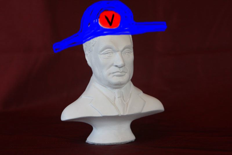 Illustration for article titled Szerinted vicc vagy igazi az Orbán-mellszobor-webáruház?