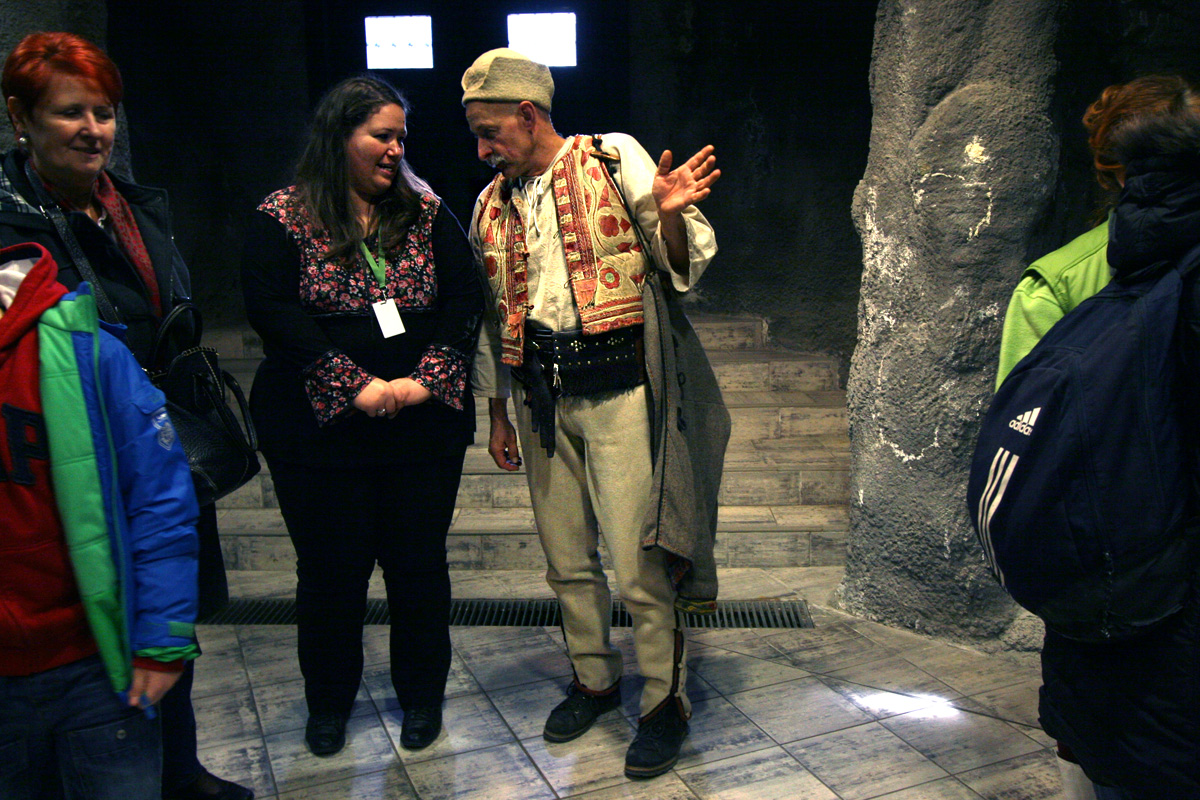 Illustration for article titled Hogy nyomult rá L. Simon László a koalára