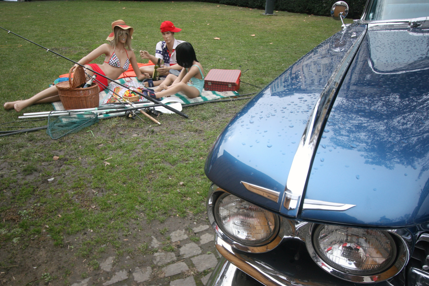 Illustration for article titled Egy ember 22 ezerért vett egy homárt, és befalta hidegen, műanyag tányérról