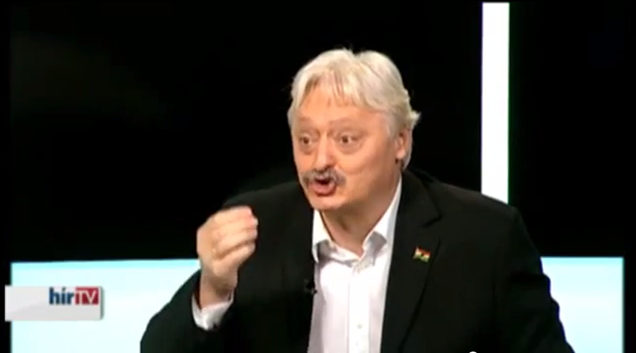 A hasamra ütök, korrupt vagy!