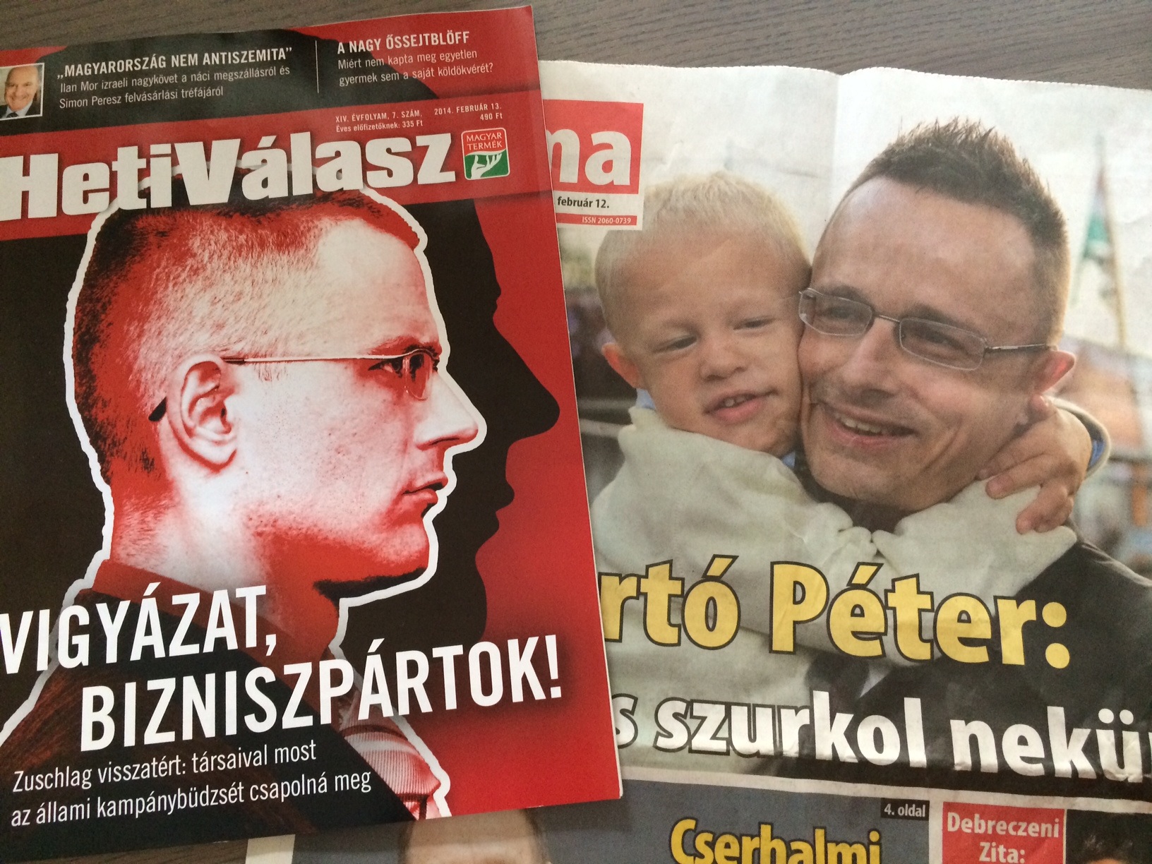 Leleplezés: Szijjártó Péter lényegében azonos Zuschlag Jánossal