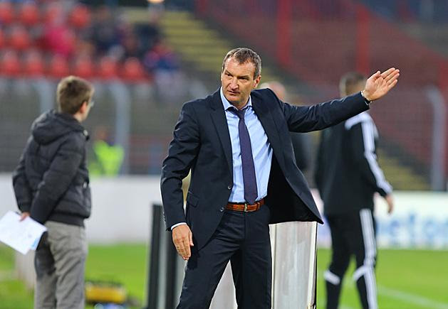 TÖRJÉTEK EL A LÁBÁT!