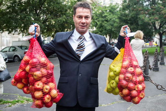 Illustration for article titled A ti kedvenc politikusotok is Glattfelder Béla?