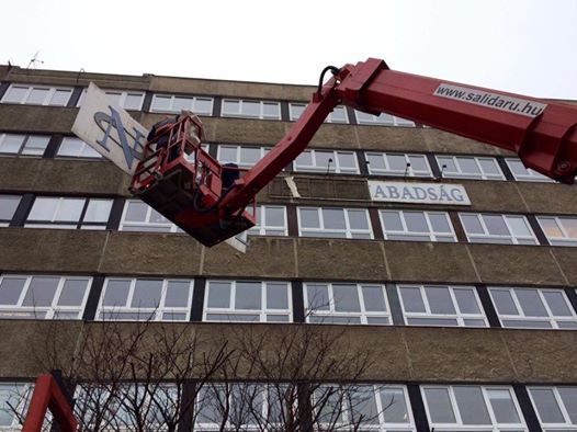 Illustration for article titled TESSÉK MONDANI, HOL KAPHATÓ MÉG ÚJSÁG?em/em