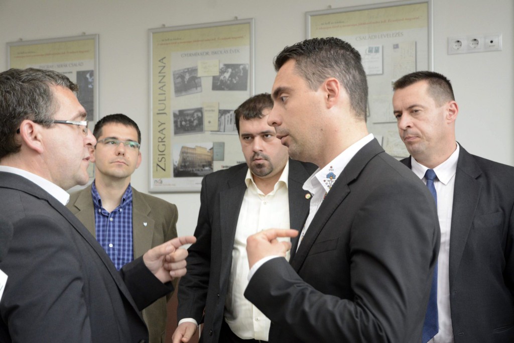 Illustration for article titled Politikonc#16