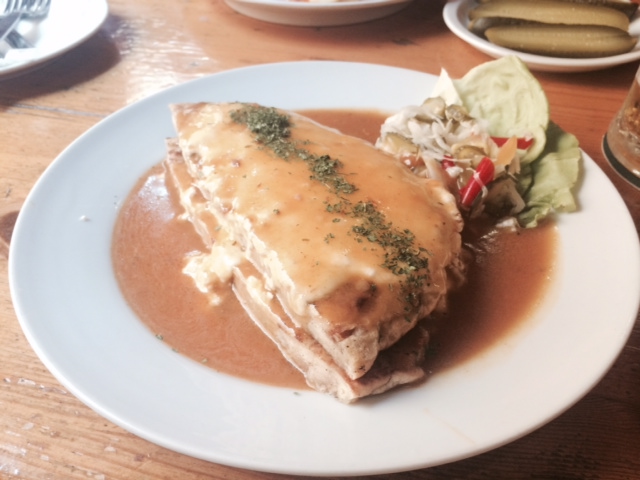 Illustration for article titled Hőre lágyuló műanyagot kaptunk ebéd helyett az átkozott Szlovákban