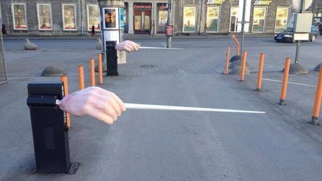 Karmesterpálca a beléptetőkapu az Észt Színházban