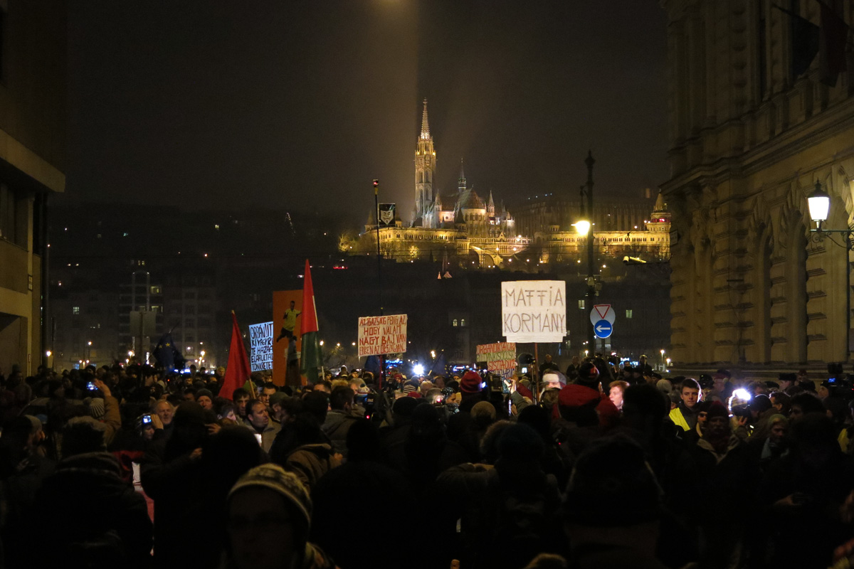 Illustration for article titled Game Over – képeink a kedd esti tüntetésről