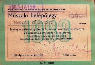 Illustration for article titled Hogyan kaptam egy kitüntető puszit Hofitól?