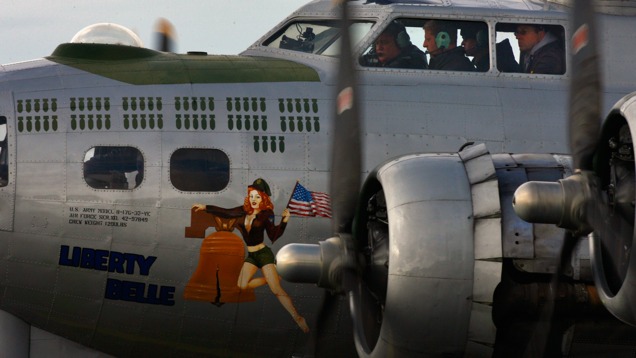 Faludy György szonettet írt egy amerikai bombázó oldalára