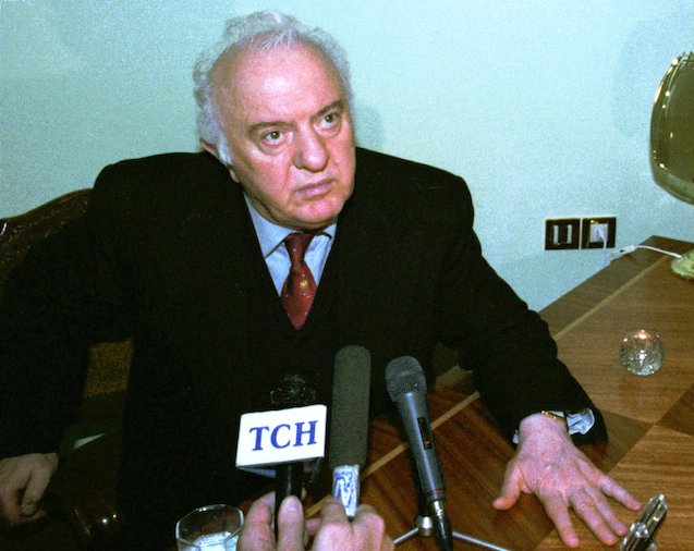 Meghalt Eduard Sevardnadze