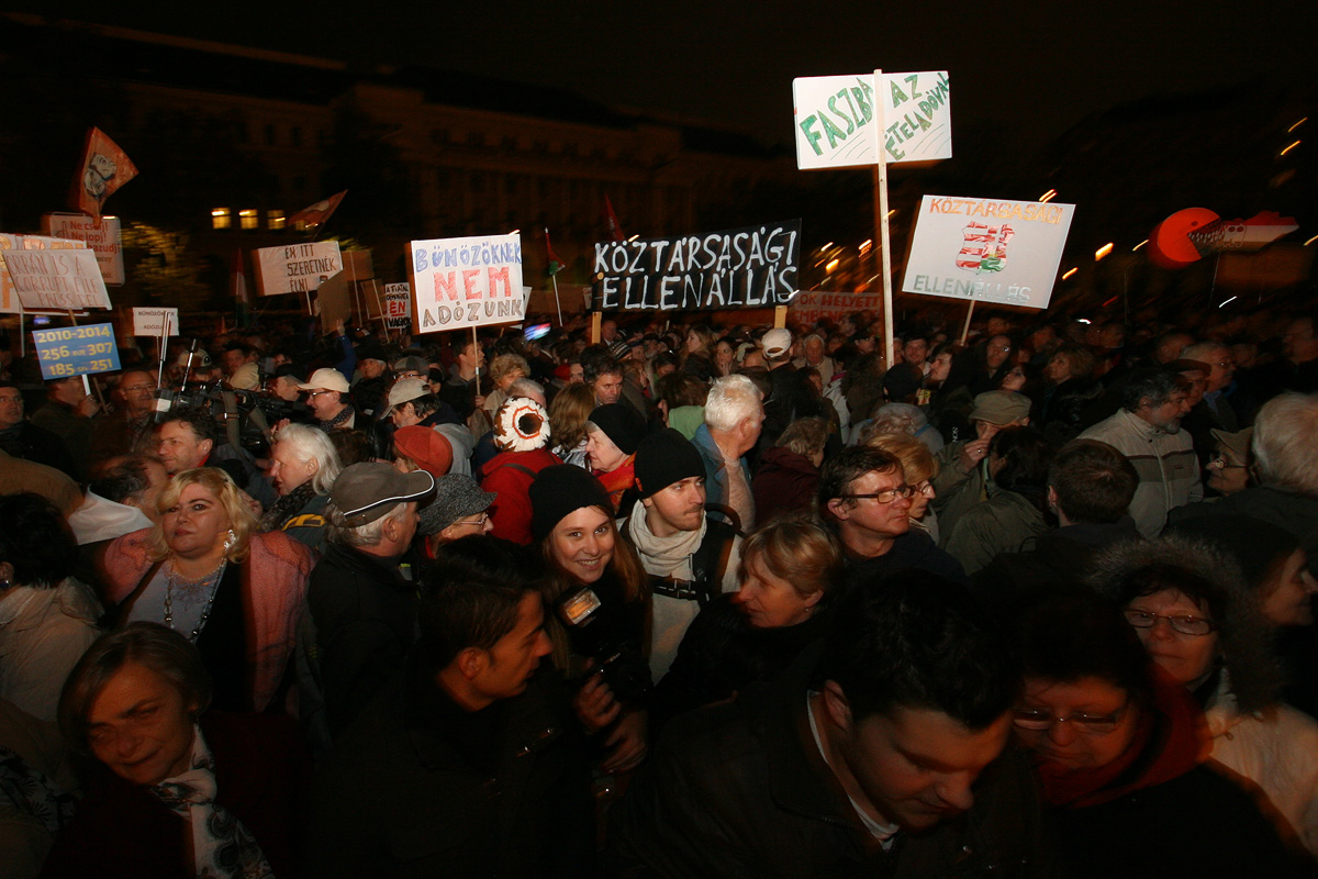 Illustration for article titled Nem a Várba fogsz költözni, hanem a börtönbe!