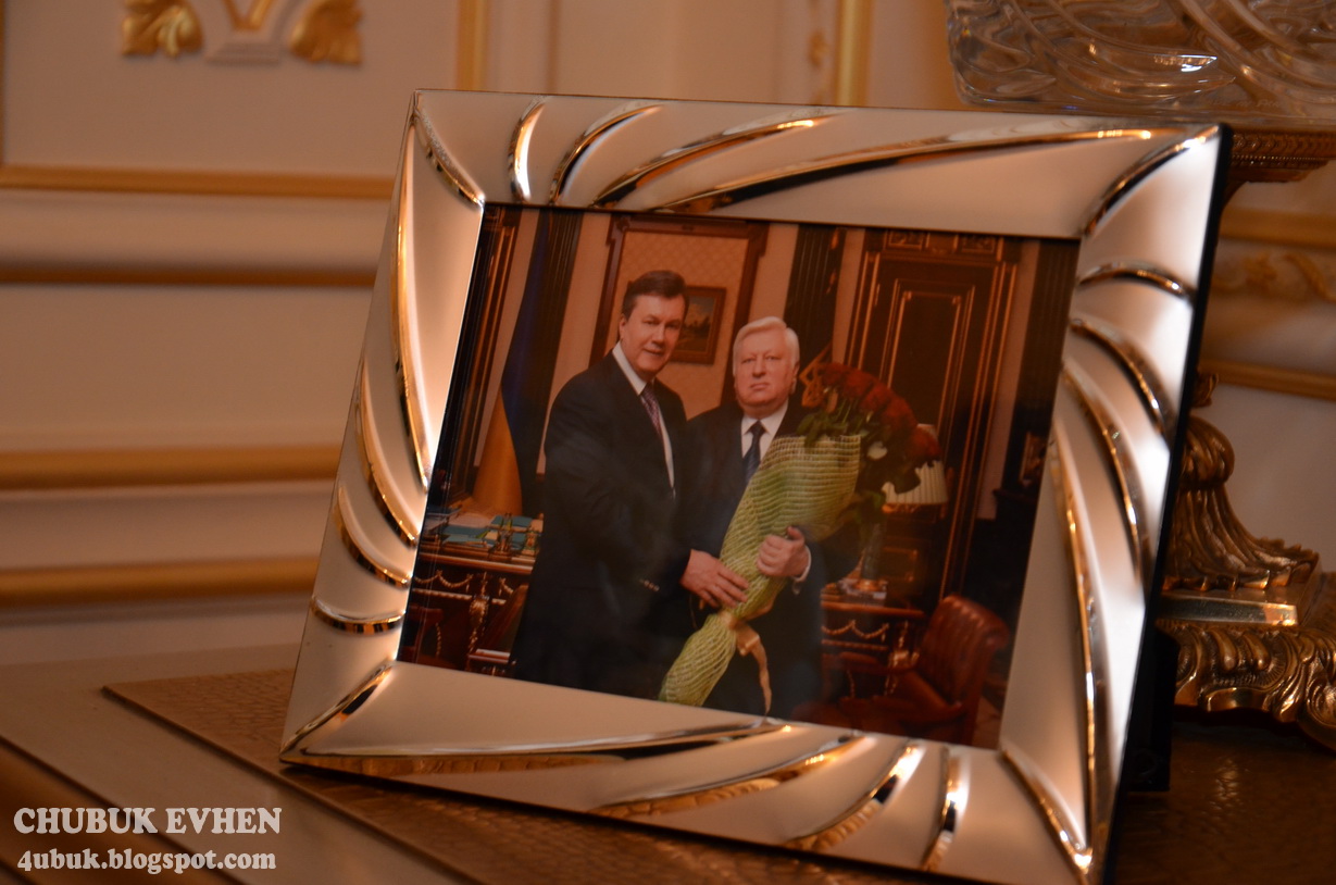 Illustration for article titled Tuti, hogy sosem láttál ilyen elképesztő, összelopott mesekastélyt