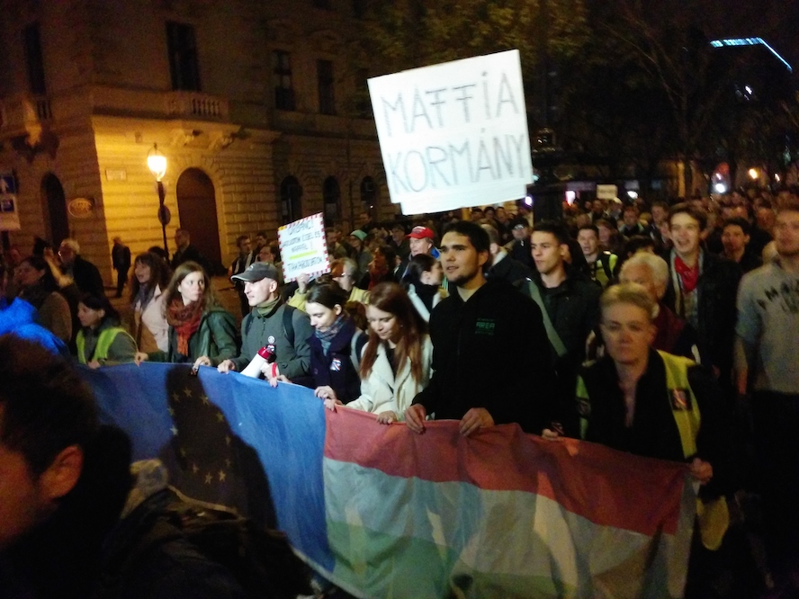 Illustration for article titled Vida Ildikó lemondását követeli sok ember