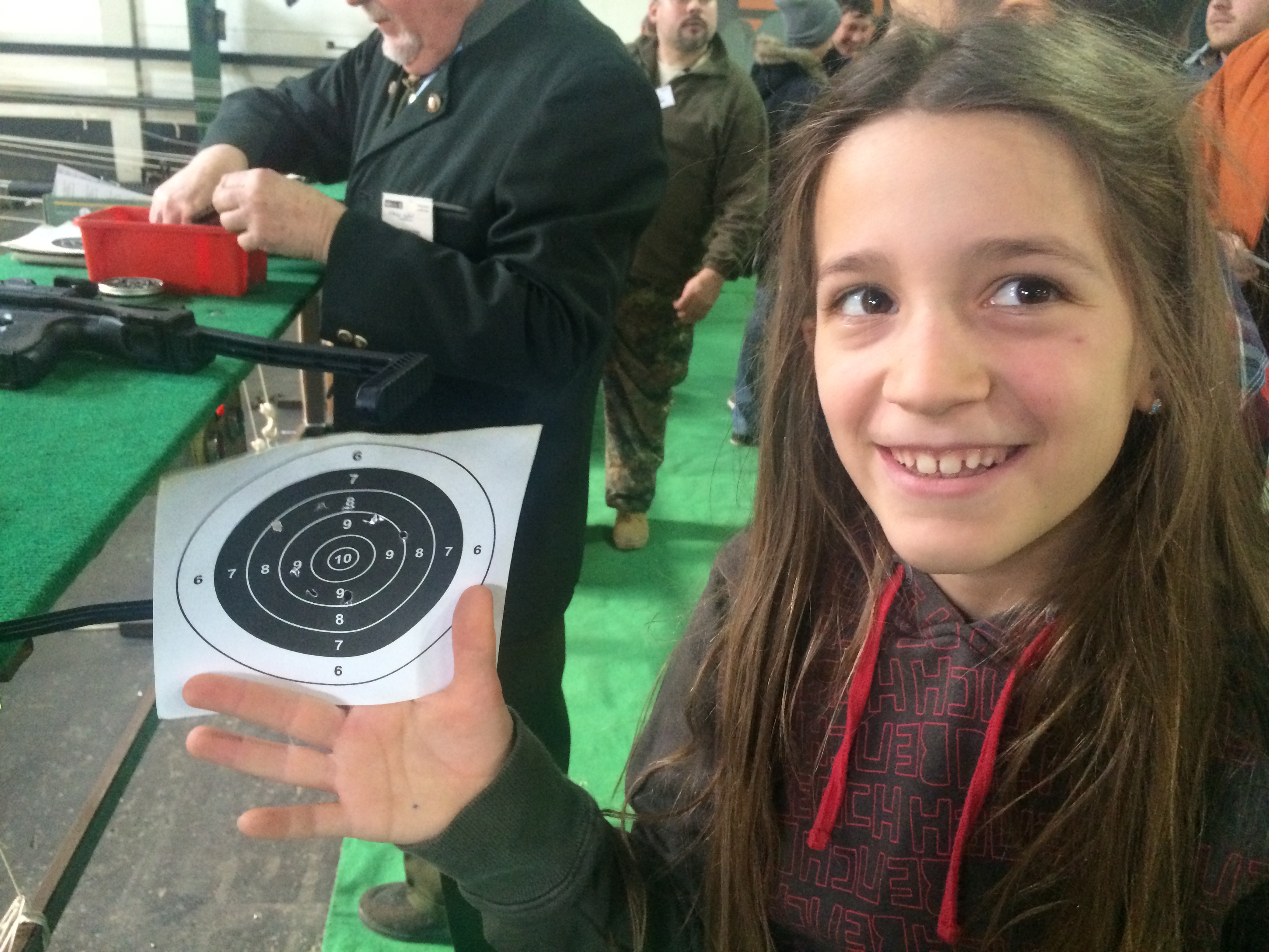 Illustration for article titled Így buliznak döglött állatokkal az ország legidiótábban öltözött emberei