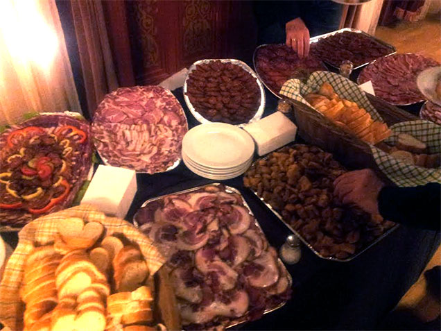 Illustration for article titled Így támadt fel a göndör disznó