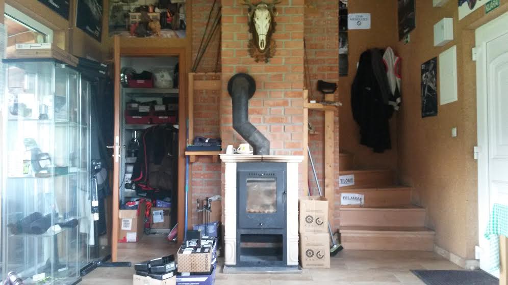 Ott baloldalt lehet valahol..