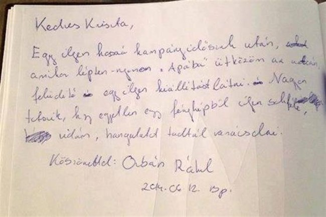 Illustration for article titled Nincsen cikibb Orbán Ráhel kézírásának fikázásánál