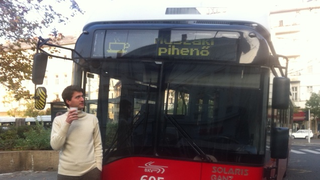 Műszaki pihenőt vett a trolibusz és a szerző