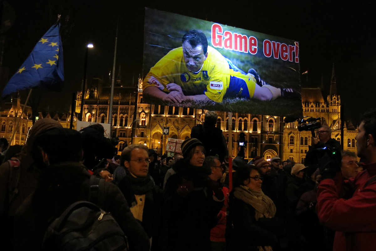 Illustration for article titled Game Over – képeink a kedd esti tüntetésről