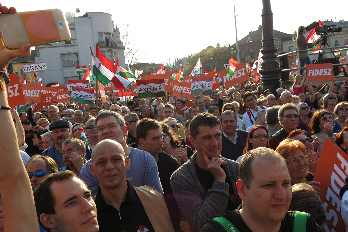 Illustration for article titled Orbán: Ennek a választásnak mi vagyunk az esélyesei (Percről percre)