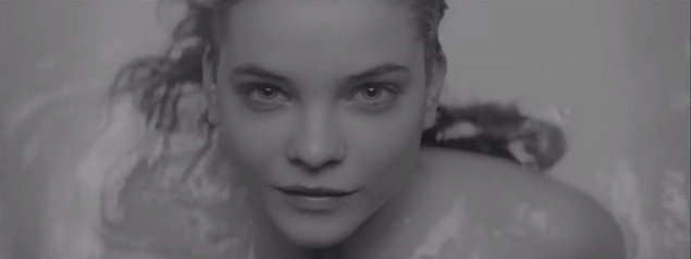 Egyetlen nép sem gyűlöli úgy a saját szupermodelljét, mint a magyar