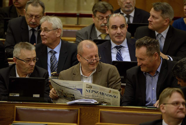 A kormánytöbbség most már aztán tényleg túlment minden határon