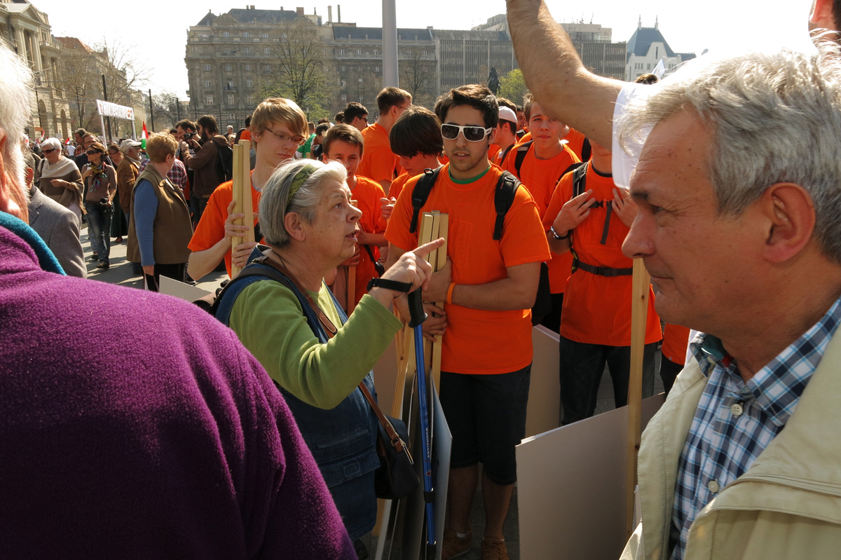 Illustration for article titled Orbán: Ennek a választásnak mi vagyunk az esélyesei (Percről percre)