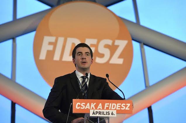 Illustration for article titled Billeg a Fidesz-kétharmad, bejut az LMP (percről percre)