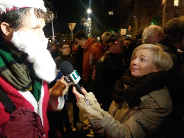 Illustration for article titled Elkezdődött a nagy korrupcióellenes tüntetés a Vértanúk terén