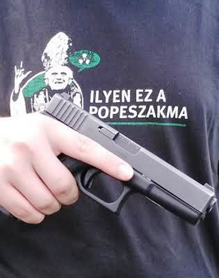 Kisemlős és az M16-os..