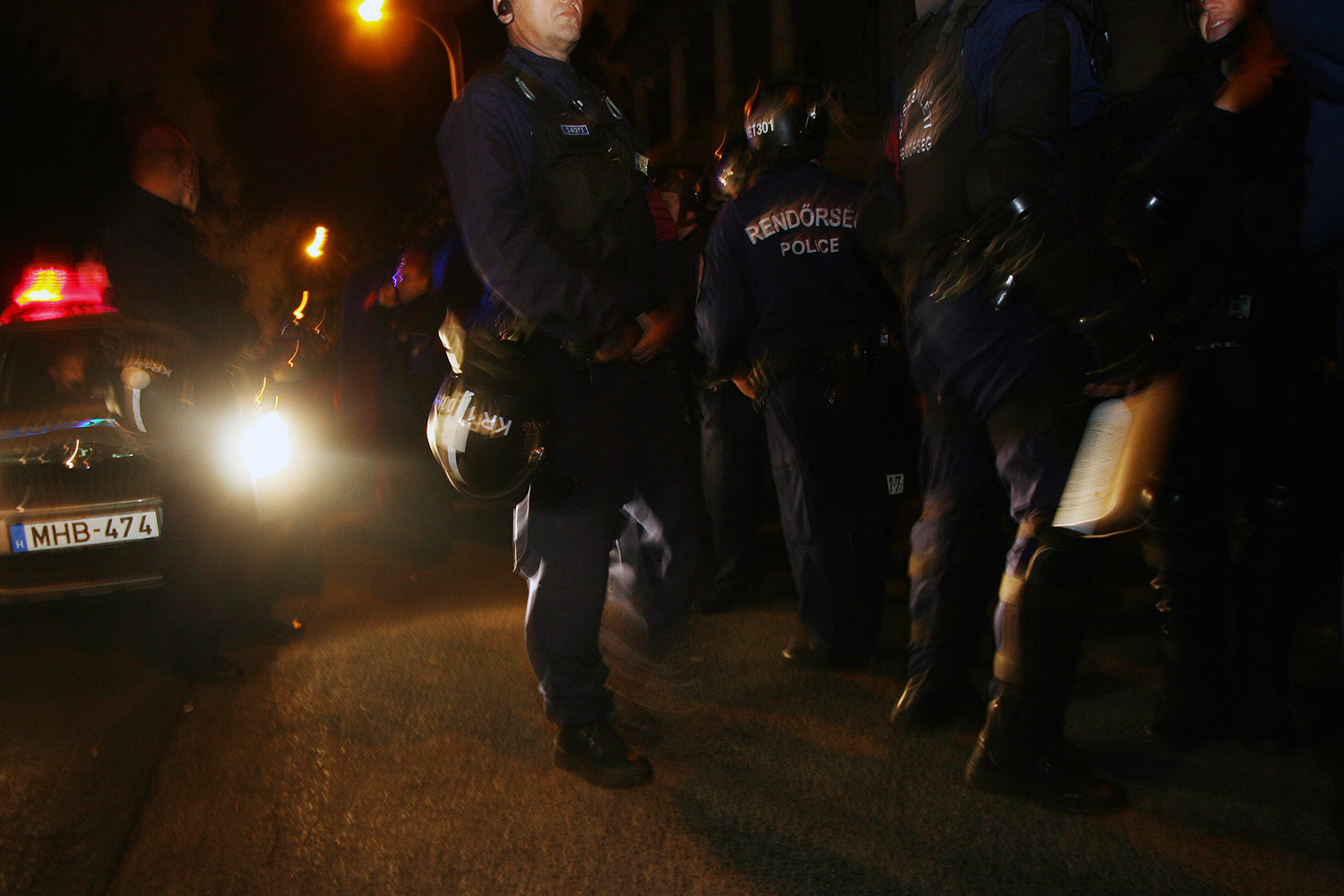 Illustration for article titled Demszky Gábor is ott volt a Fidesz székház ostrománál