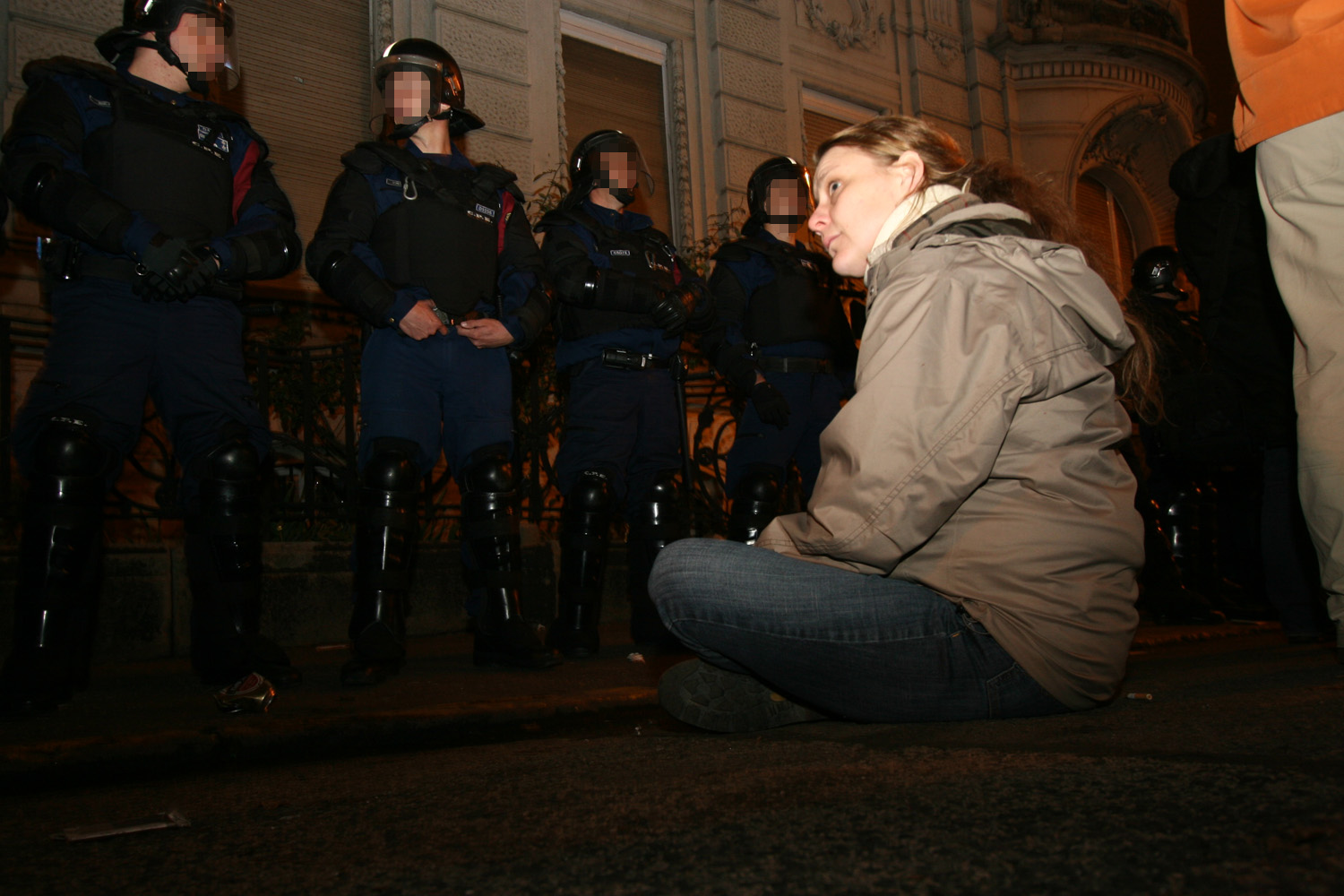 Illustration for article titled Demszky Gábor is ott volt a Fidesz székház ostrománál