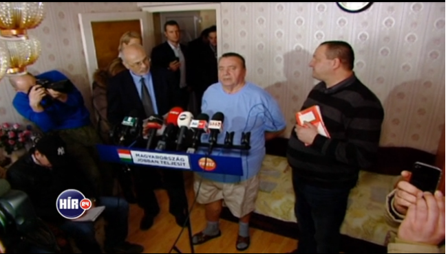 Pelikán József gátőr sajtótájékoztatót tartott Németh rezsibiztossal