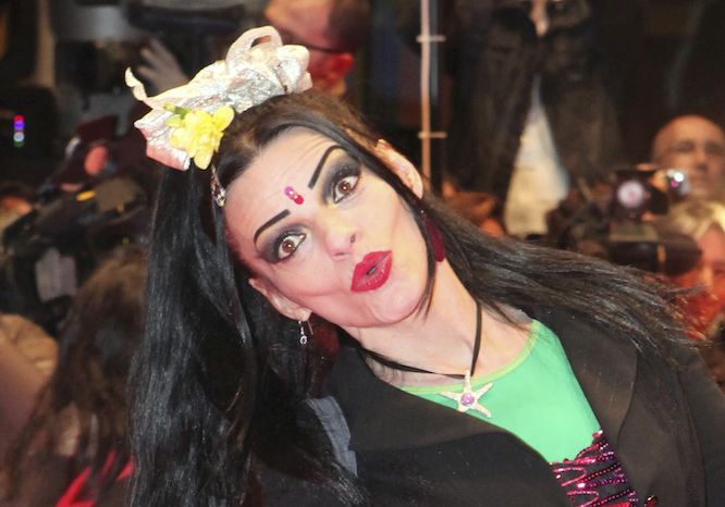 Illustration for article titled Isten legalább annyit szenved, mint mi – Nina Hagen a Cinknek