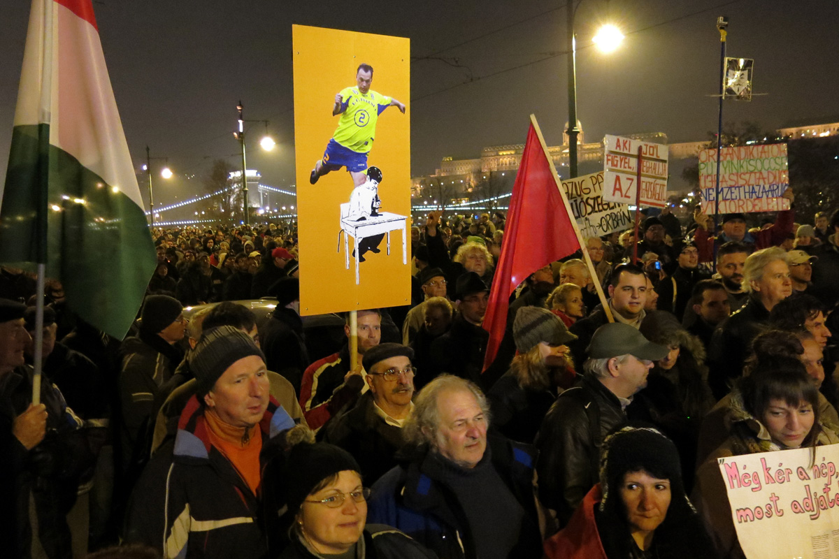 Illustration for article titled Game Over – képeink a kedd esti tüntetésről