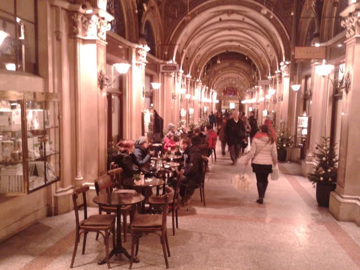 Illustration for article titled De hát pont karácsony előtt ki megy már Bécsbe?! Én