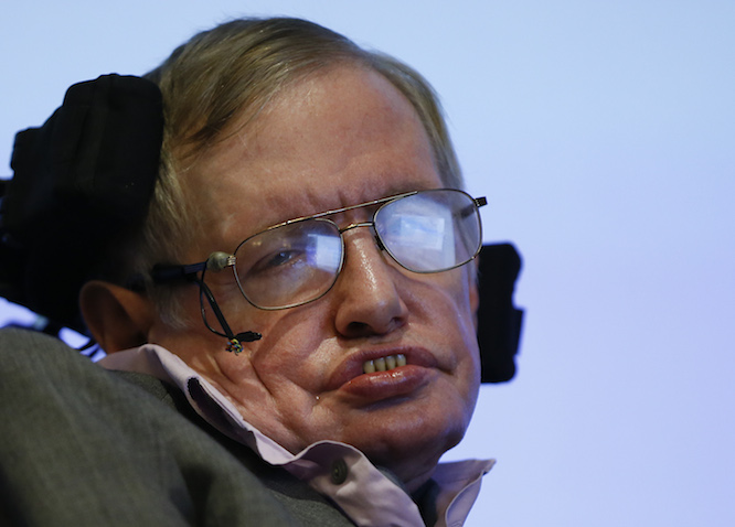 Stephen Hawking a mesterséges intelligenciától félti az emberiséget