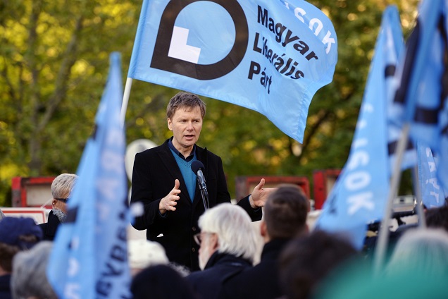 Itt a liberális fajelmélet Fodor Gábortól