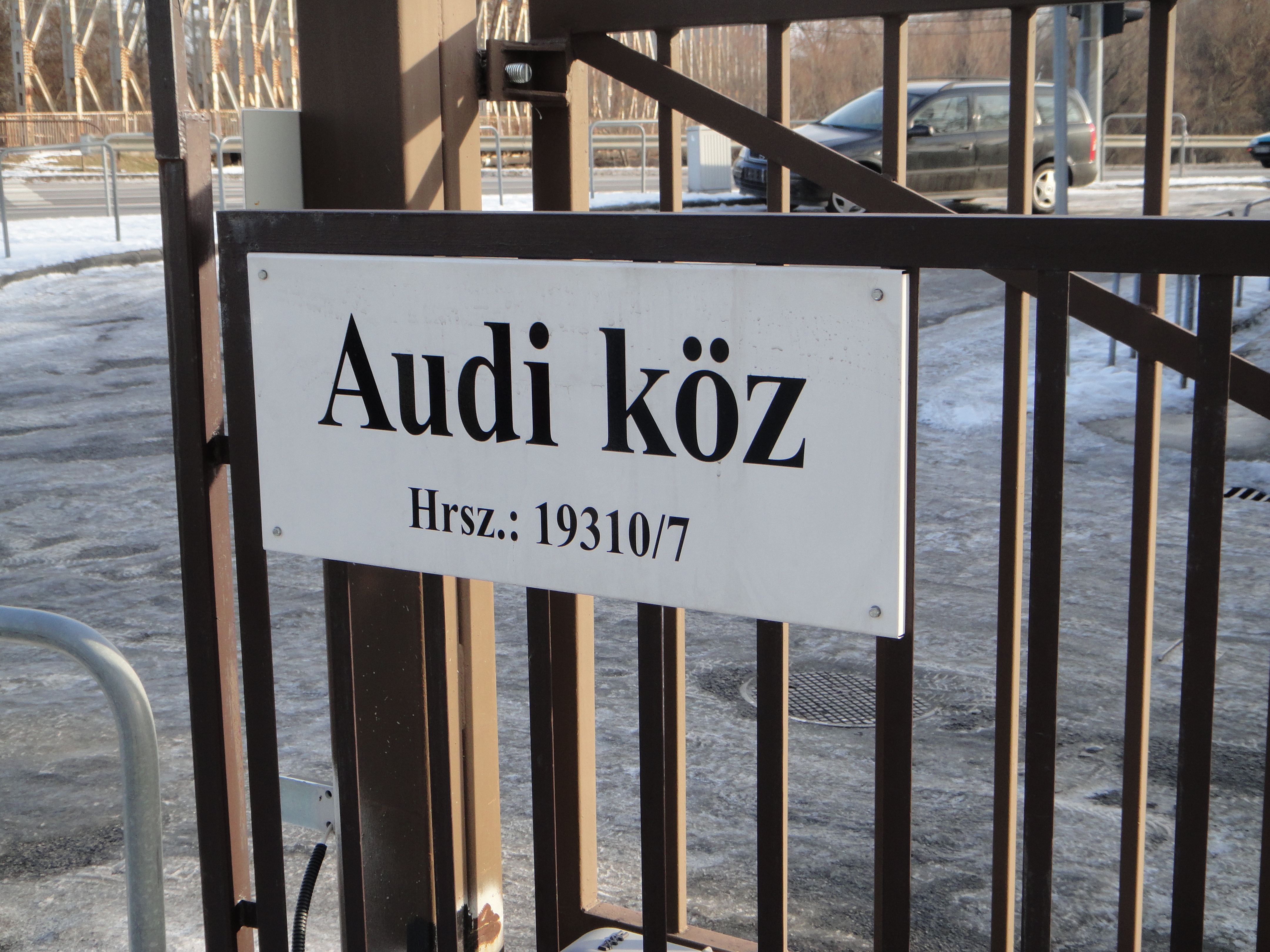 Illustration for article titled HÚSZ 17! Vanem/em-e köze az AUDI-nak a budapesti úszó VB-hez?