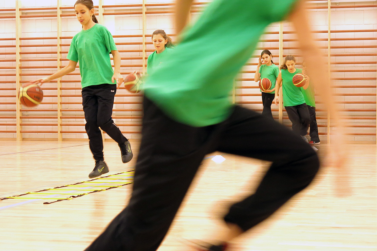 Illustration for article titled Simicskó Air István majdnem bezsákolta a kisgyereket