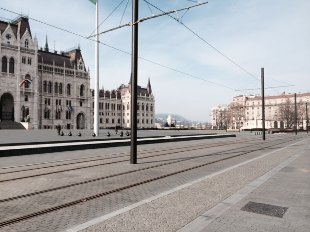 Illustration for article titled Ilyen volt élőben látni a Jeges Angélát és a Duzzogó Viktort