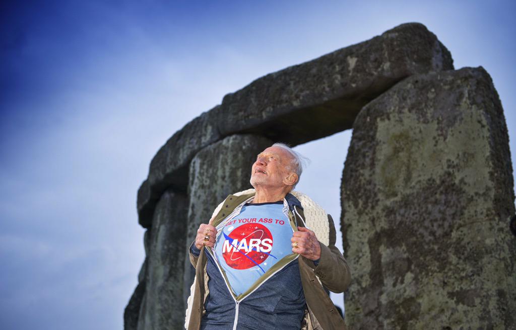 Buzz Aldrin szerint ideje felemelnünk a seggünket, és irány a Mars