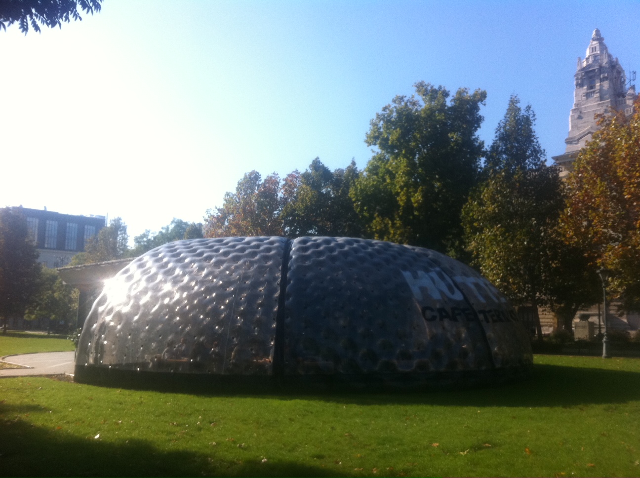 Nem a nácimegszállás-emlékmű a legnyomorultabb dolog a Szabadság téren